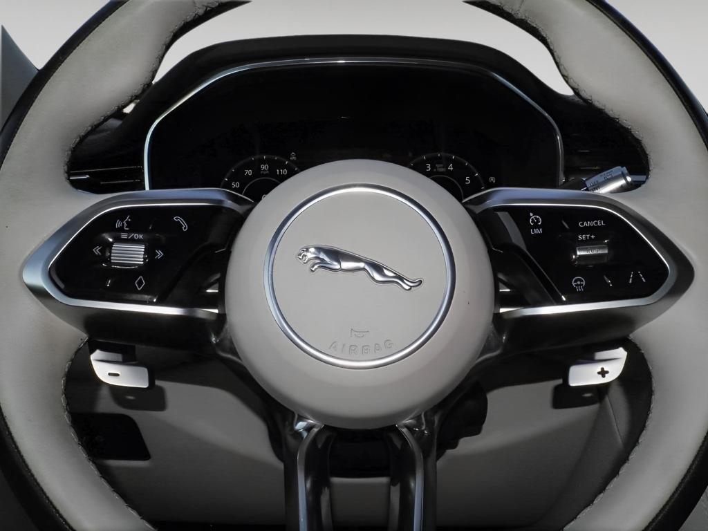صورة 27 لـ 2021 Jaguar F-PACE S