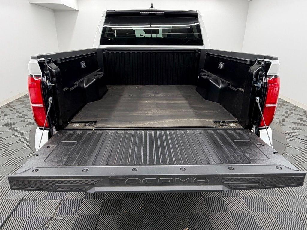 2026 Toyota TACOMA SR5 — миниатюра 15