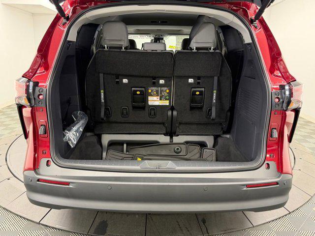 صورة مصغرة 15 لـ 2026 Toyota SIENNA XLE