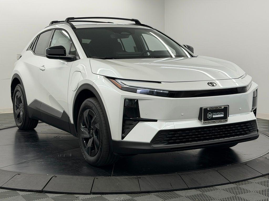 2026 Toyota C-HR SE thumbnail 7