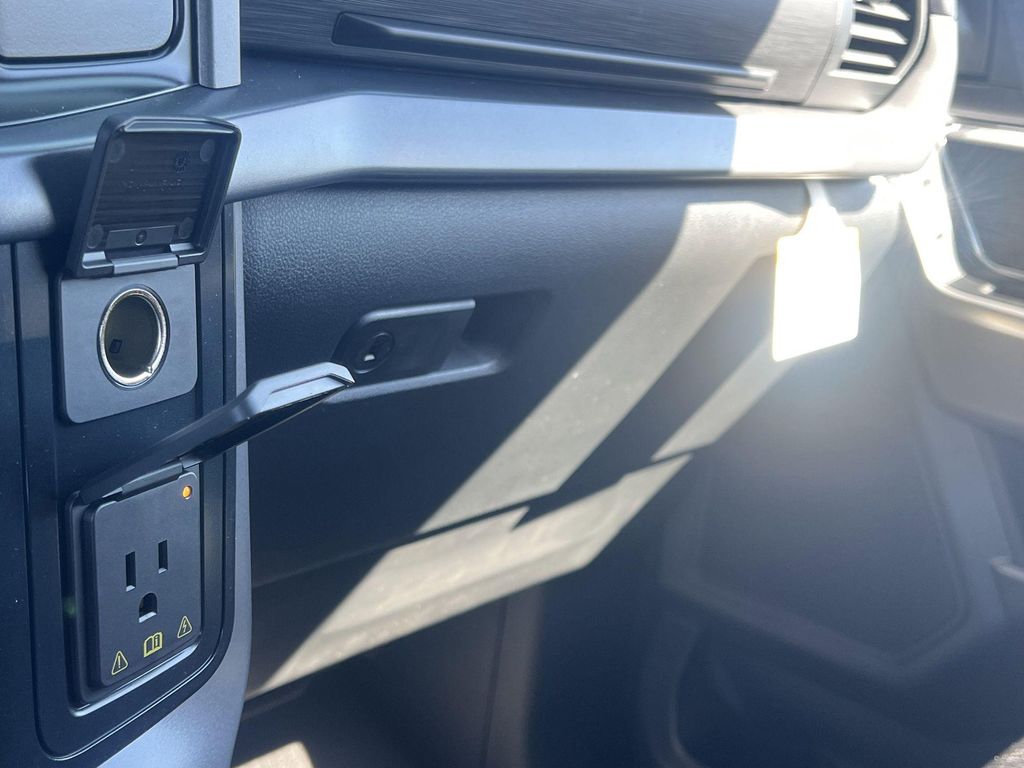 FORD F-150 XLT - 10