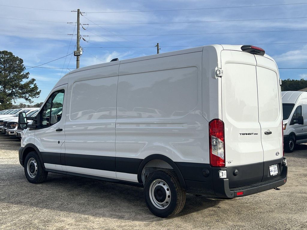 صورة مصغرة 21 لـ 2026 FORD TRANSIT-250 BASE