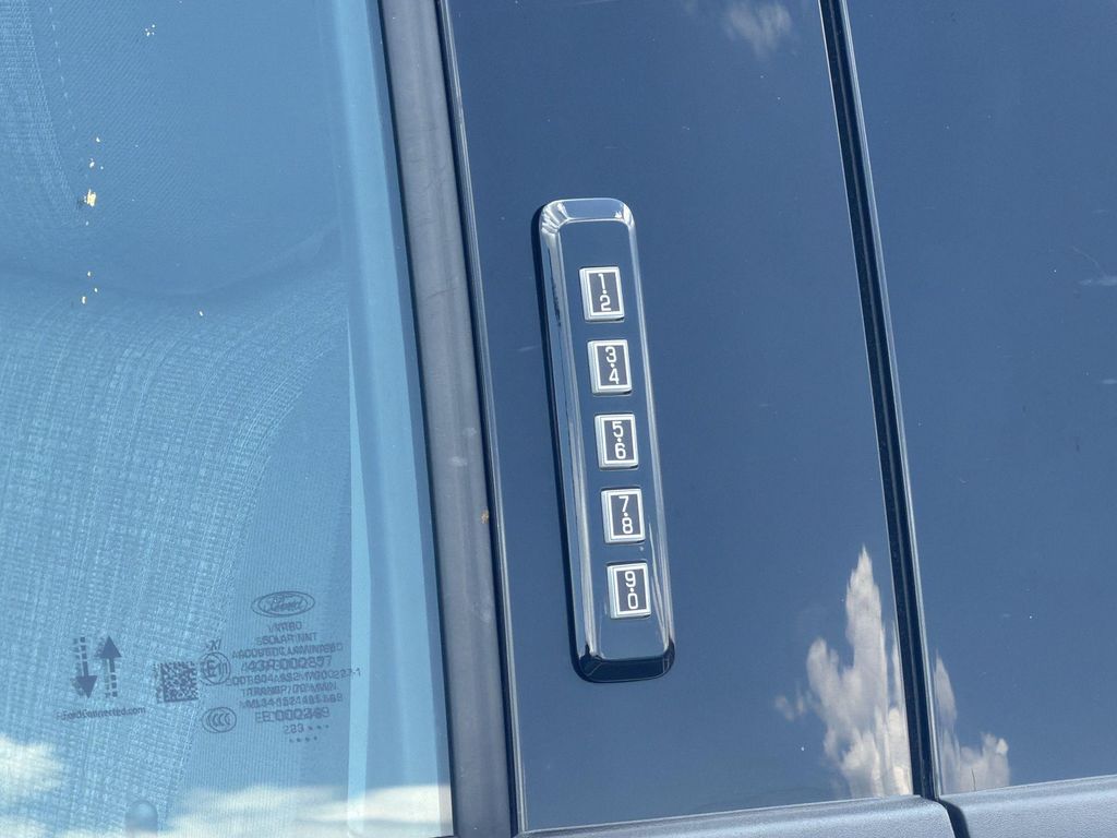 صورة مصغرة 44 لـ 2023 FORD F-150 XLT