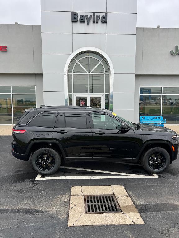New 2026 Jeep Grand Cherokee Laredo