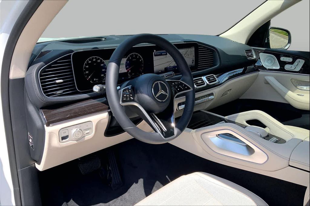 2026 Mercedes-BENZ GLS 照片 9