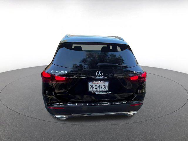 MERCEDES-BENZ GLA-CLASS - 10