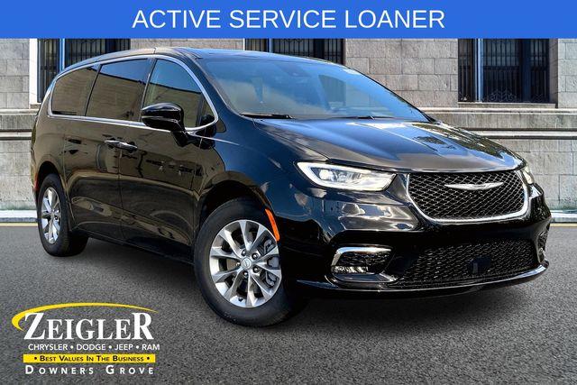 New 2026 Chrysler Pacifica Select