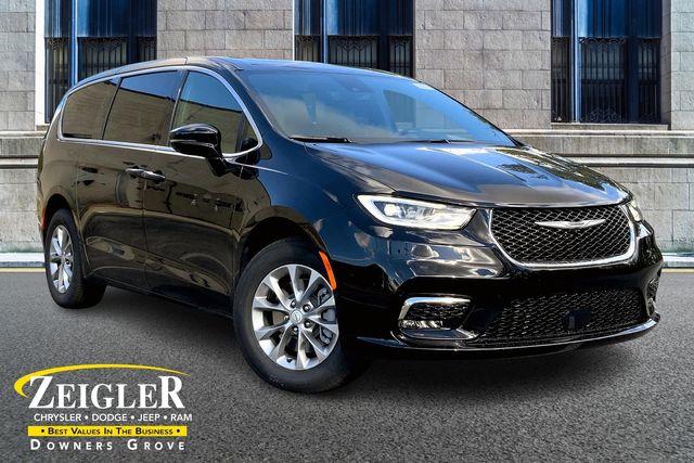 New 2026 Chrysler Pacifica Select