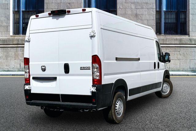 صورة 9 لـ 2026 RAM PROMASTER 2500 HIGH ROOF