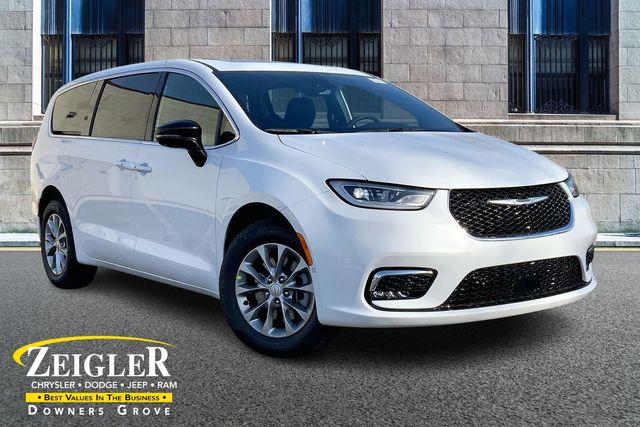 New 2026 Chrysler Pacifica Select