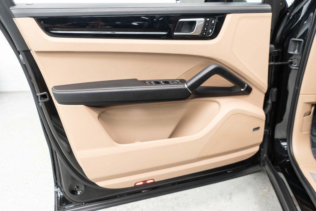 2023 Porsche CAYENNE PLATINUM EDITION — миниатюра 17