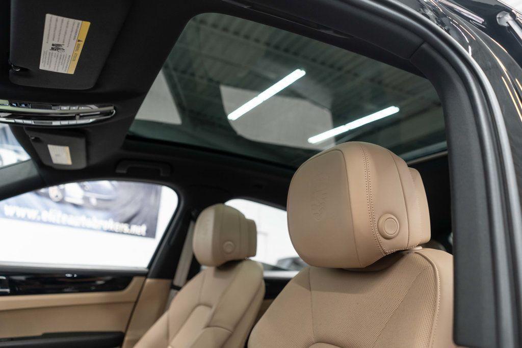 2023 Porsche CAYENNE PLATINUM EDITION — миниатюра 11