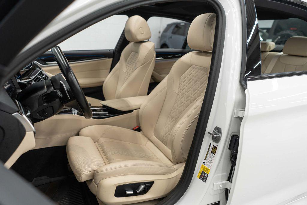 صورة 8 لـ 2023 BMW 530E BASE