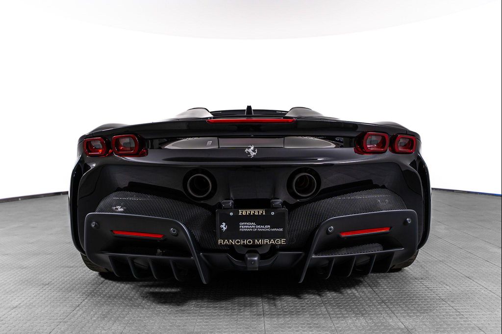 صورة 4 لـ 2023 Ferrari SF90 SPIDER