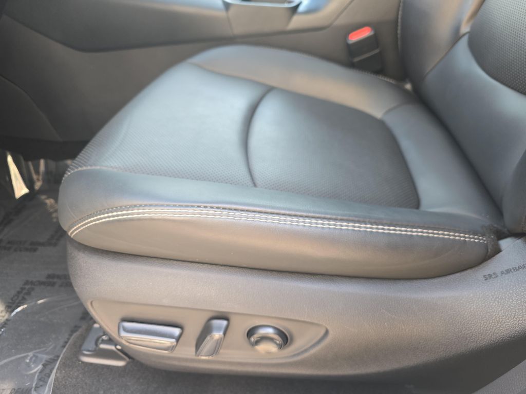 2023 Toyota RAV4 LIMITED — миниатюра 29