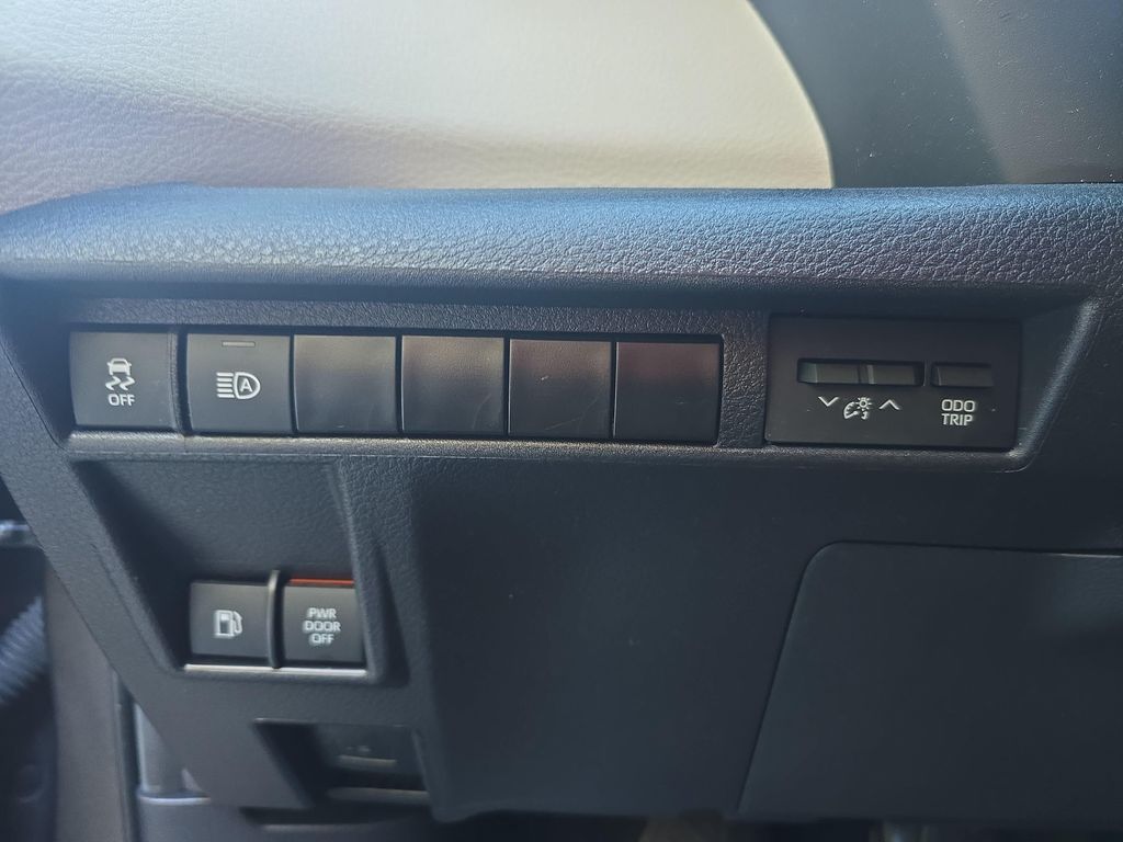 2024 Toyota SIENNA XLE 缩略图 22