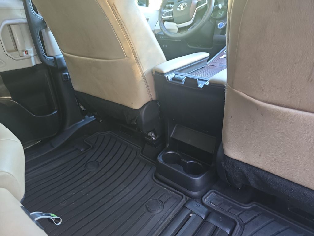 2024 Toyota SIENNA XLE 缩略图 11