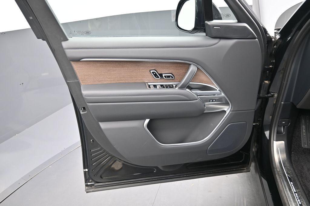 2025 LAND Rover RANGE ROVER P400 SE — миниатюра 23