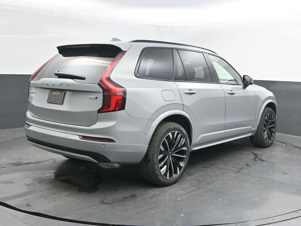 2026 Volvo XC90 B6 ULTRA DARK THEME 7-SEATER — фото 7