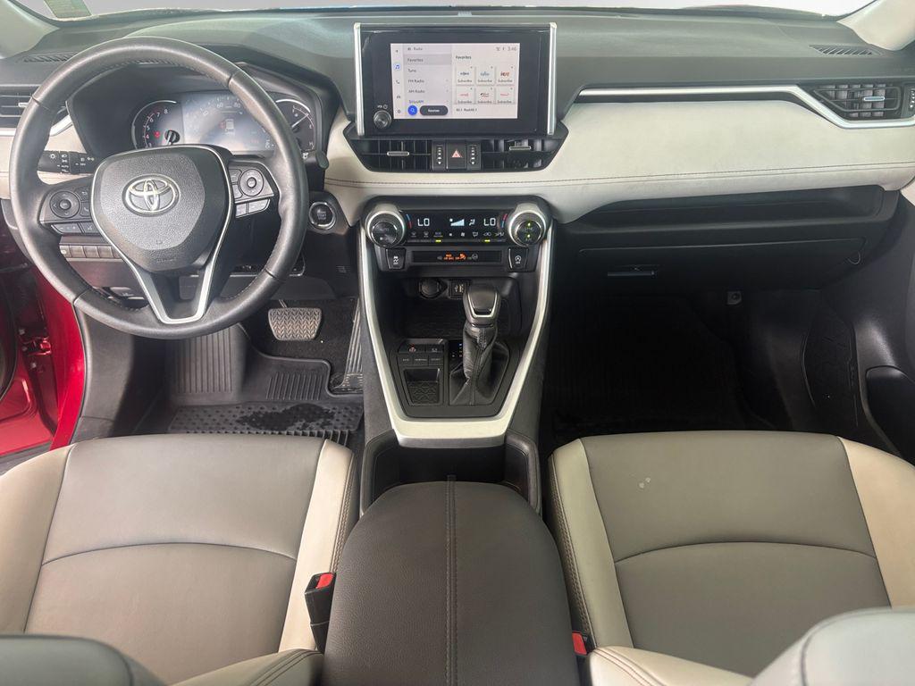 صورة 10 لـ 2023 Toyota RAV4 XLE PREMIUM