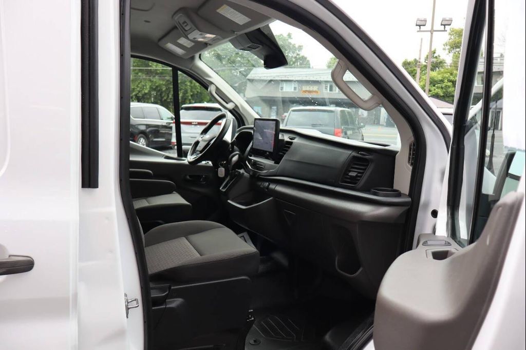 صورة مصغرة 8 لـ 2024 FORD TRANSIT-150 BASE