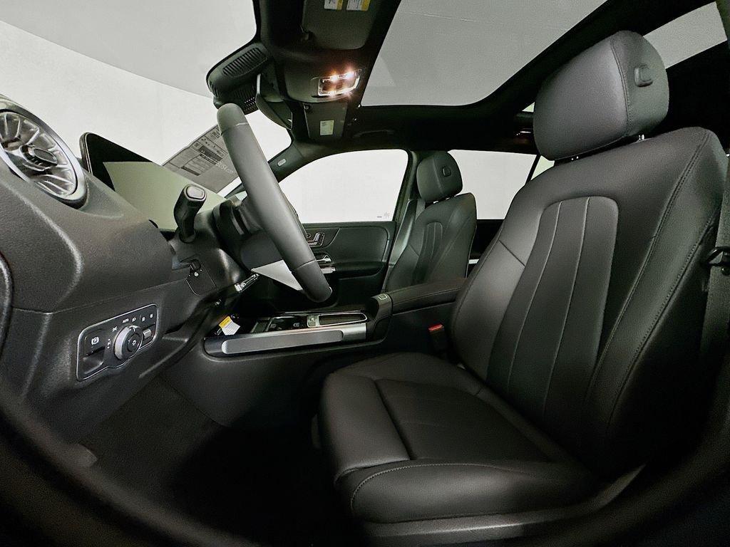 2026 Mercedes-BENZ GLB 缩略图 19