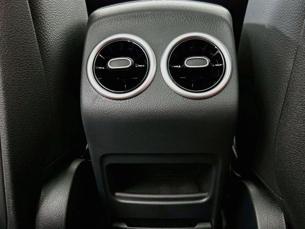 صورة مصغرة 26 لـ 2026 Mercedes-BENZ GLB