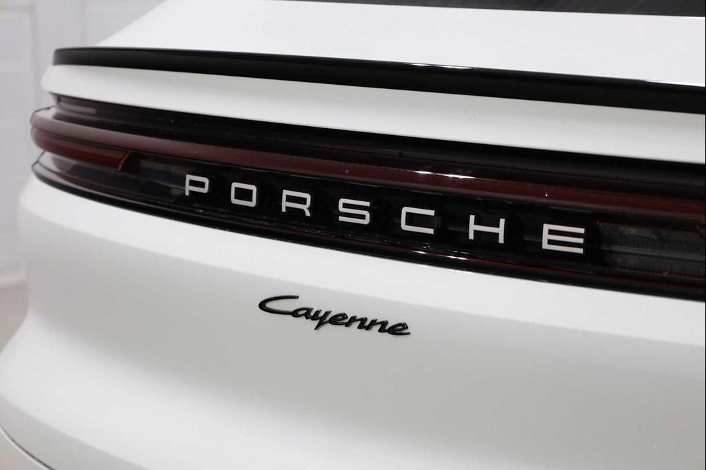 PORSCHE CAYENNE - 8