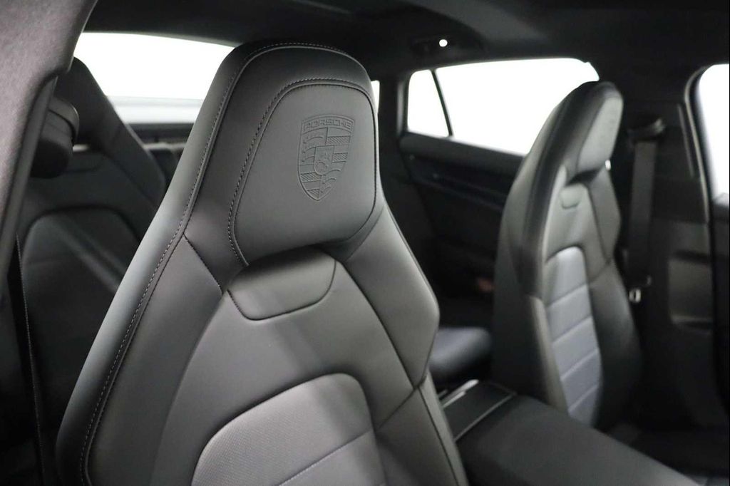 صورة مصغرة 22 لـ 2026 Porsche PANAMERA 4