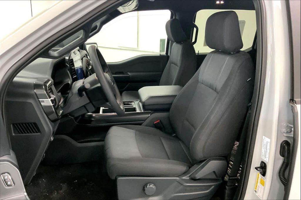FORD F-150 STX - 8