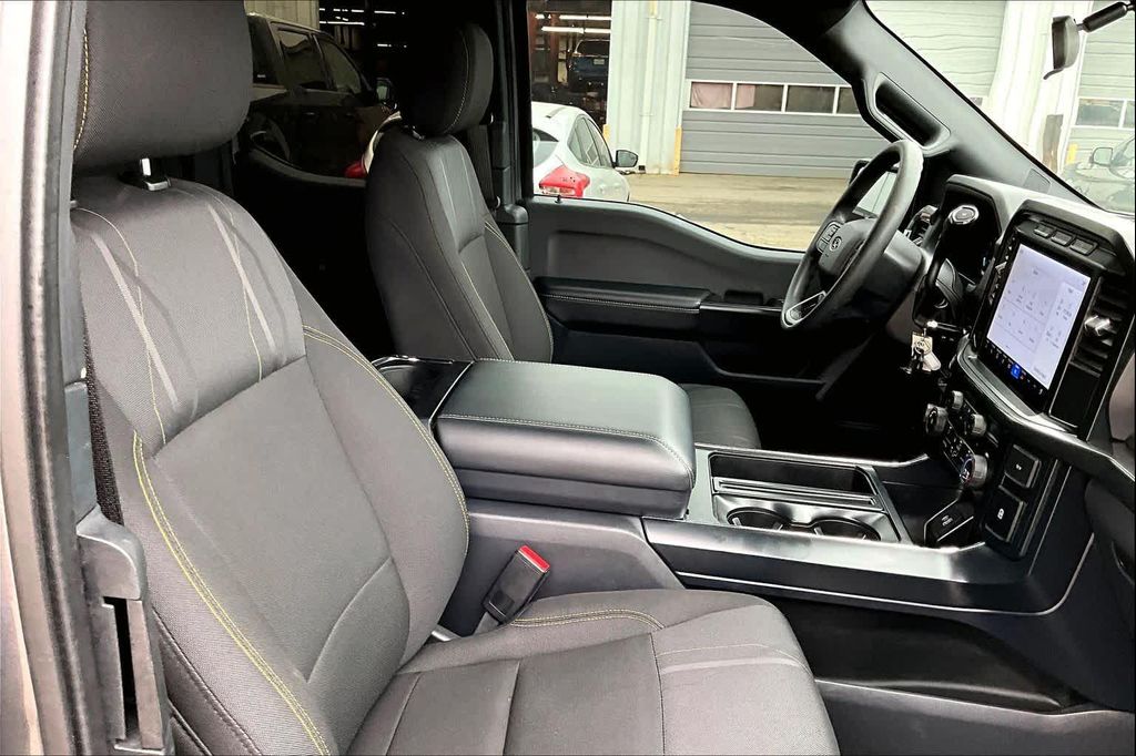 FORD F-150 STX - 9