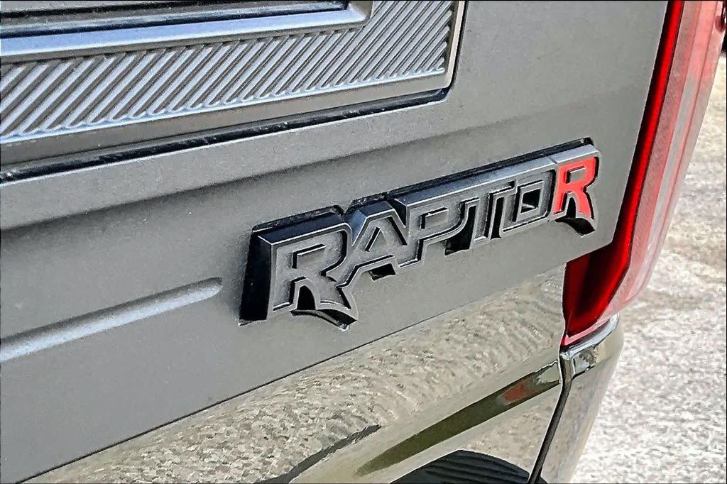صورة 10 لـ 2024 FORD F-150 RAPTOR