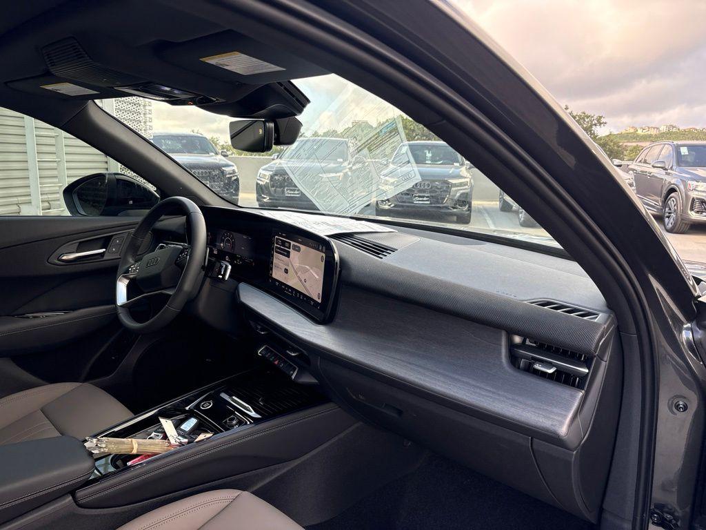 صورة مصغرة 15 لـ 2026 AUDI Q3 S LINE