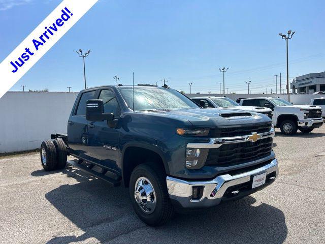 New 2026 Chevrolet Silverado 3500 LT