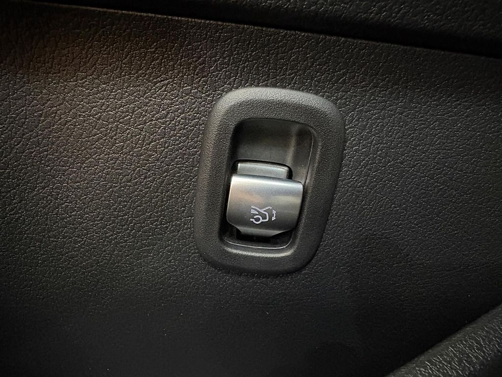 صورة مصغرة 22 لـ 2026 Mercedes-BENZ C-CLASS