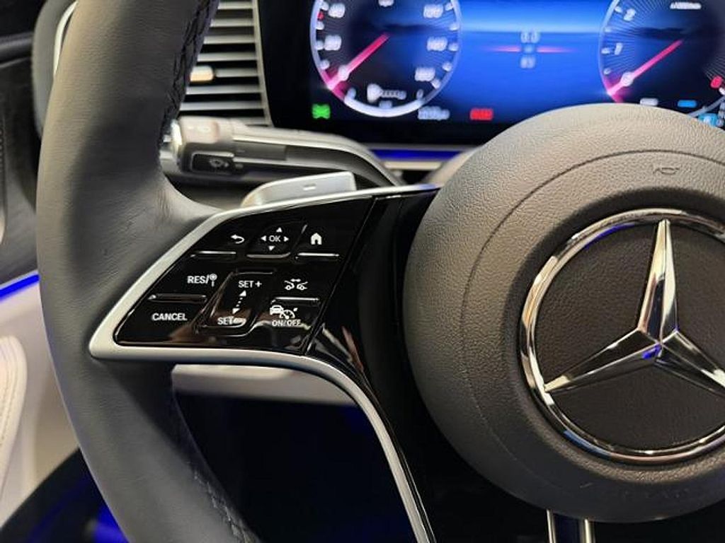 2026 Mercedes-BENZ GLE — миниатюра 18