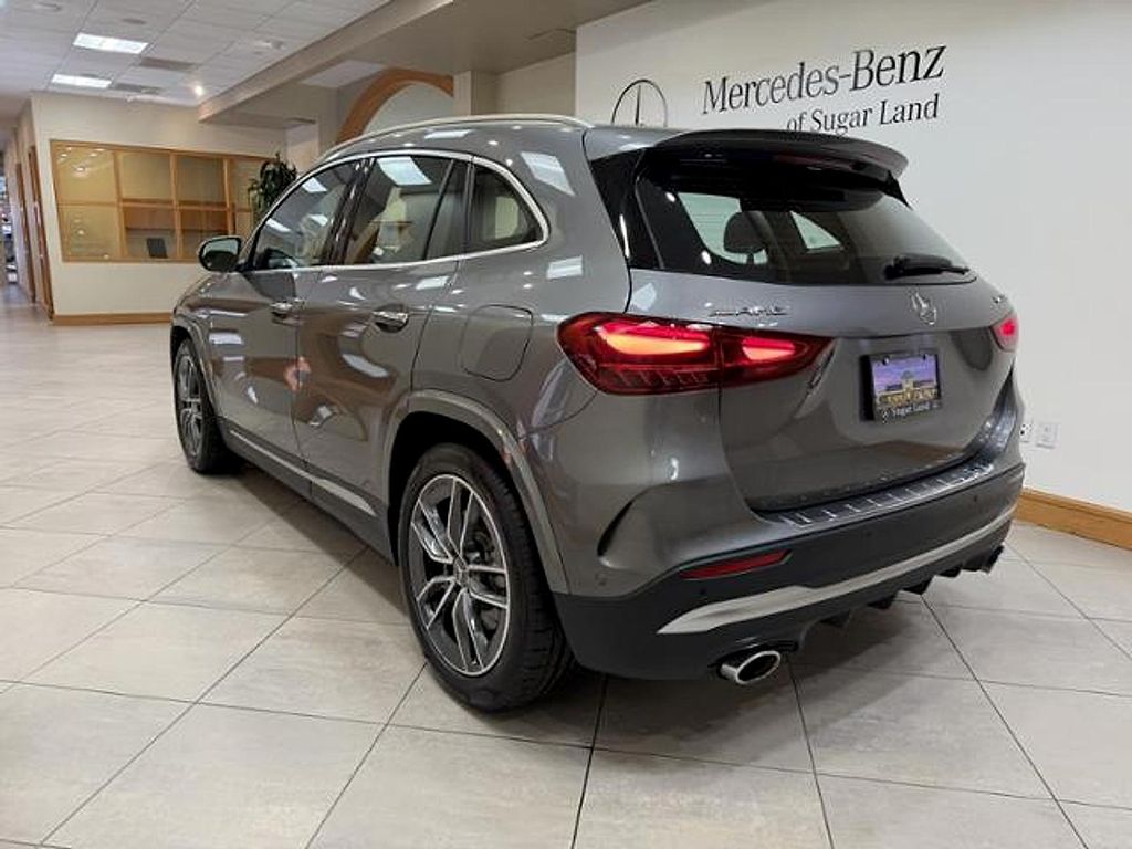 2026 Mercedes-BENZ AMG GLA 35 4MATIC 照片 3