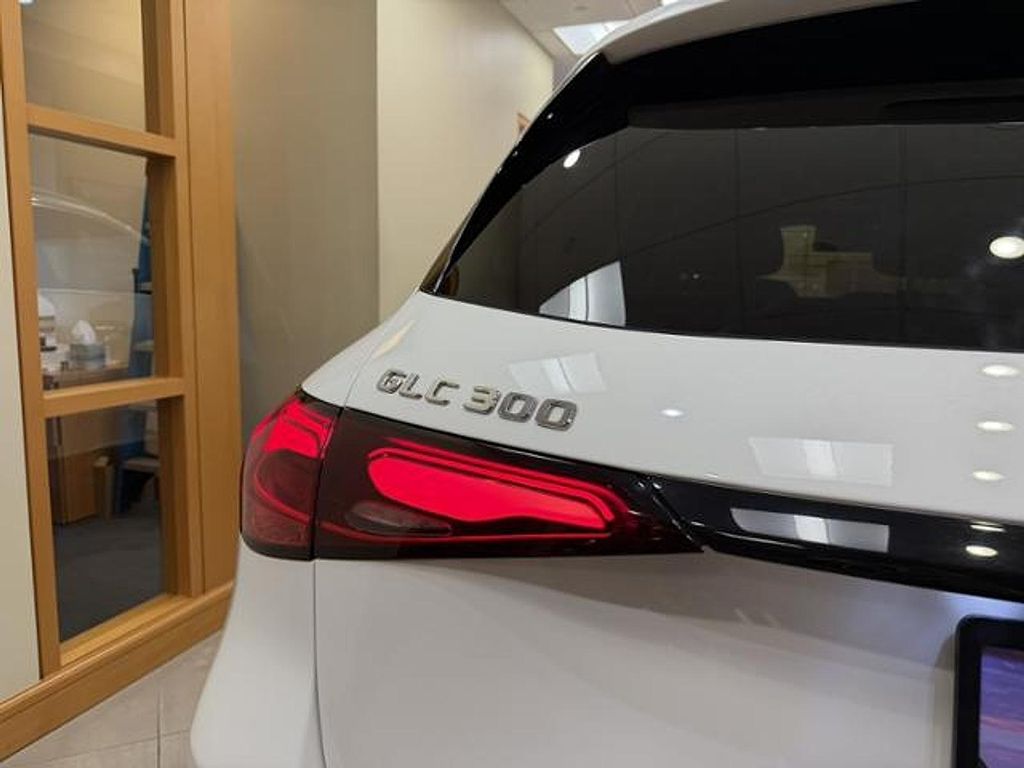 صورة 6 لـ 2025 Mercedes-BENZ GLC