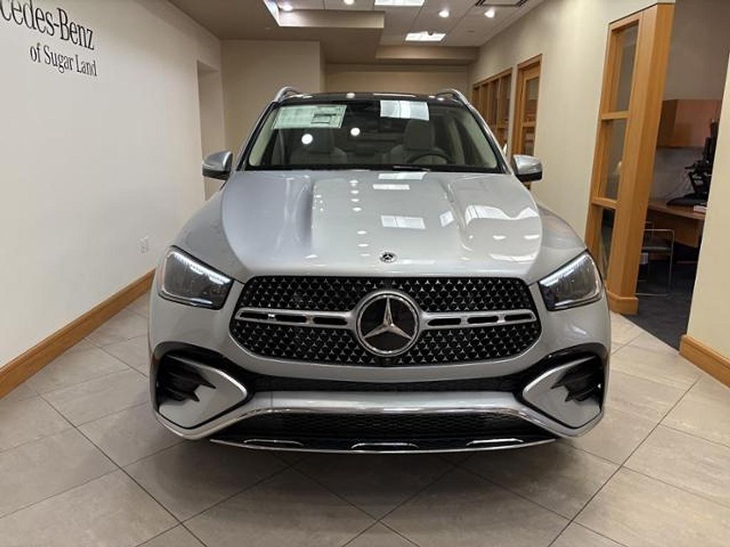 2026 Mercedes-BENZ GLE photo 2