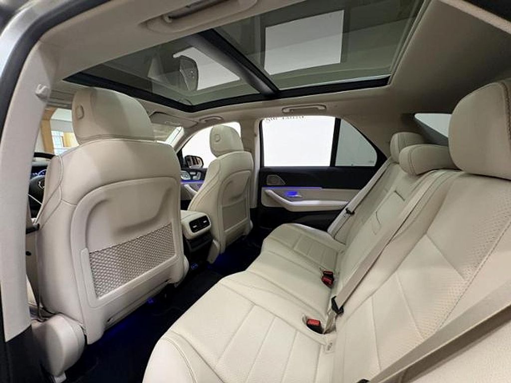 2026 Mercedes-BENZ GLE — миниатюра 21