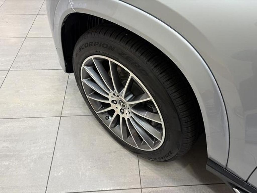 2026 Mercedes-BENZ GLE photo 6