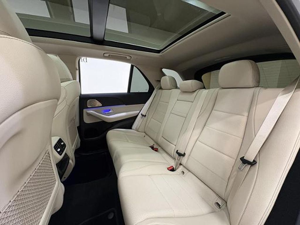 2026 Mercedes-BENZ GLE — миниатюра 20