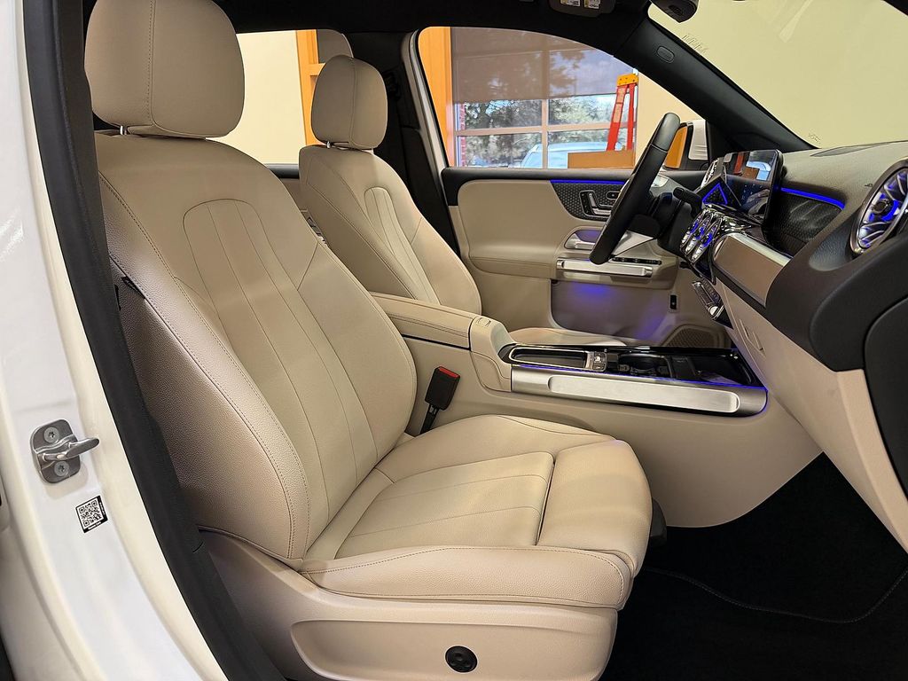 صورة مصغرة 12 لـ 2025 Mercedes-BENZ GLB