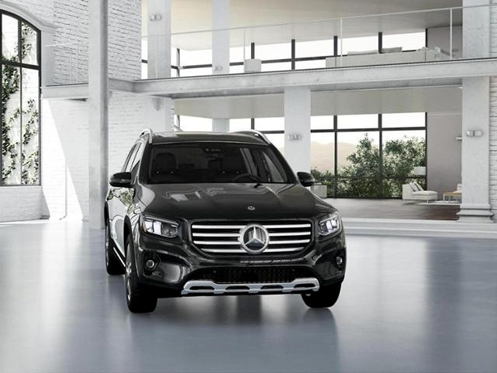 2025 Mercedes-BENZ GLB — миниатюра 8
