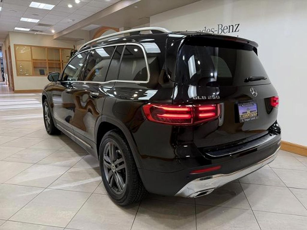 صورة 3 لـ 2025 Mercedes-BENZ GLB