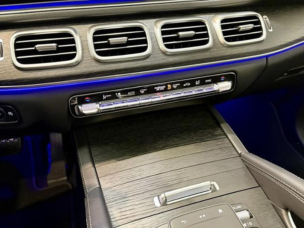 2026 Mercedes-BENZ GLE — миниатюра 17