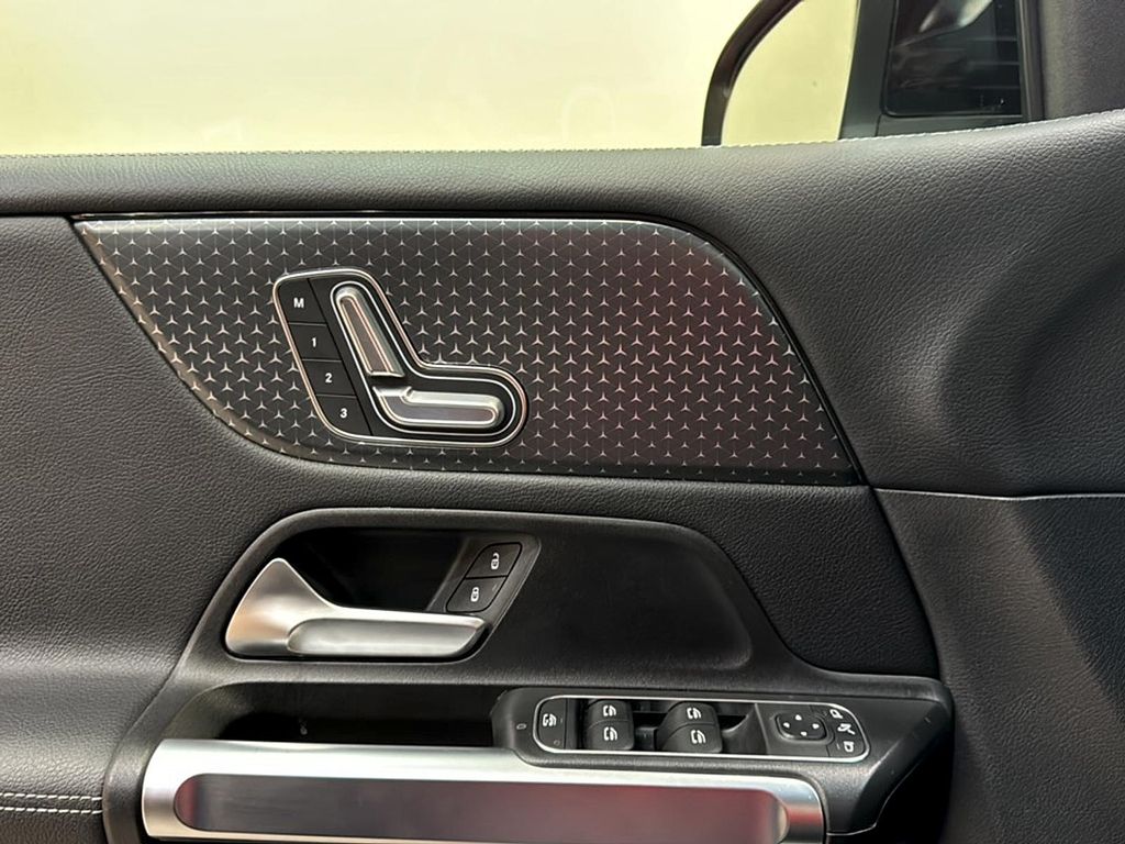 صورة 9 لـ 2025 Mercedes-BENZ GLB