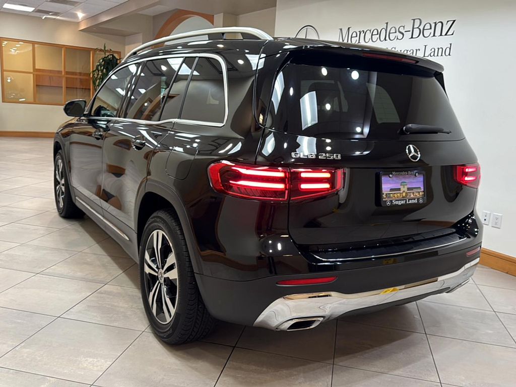 صورة 4 لـ 2025 Mercedes-BENZ GLB