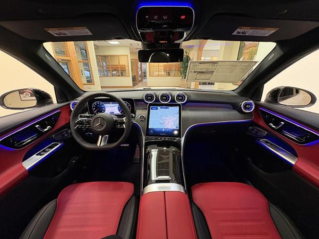 2026 Mercedes-BENZ GLC — миниатюра 11