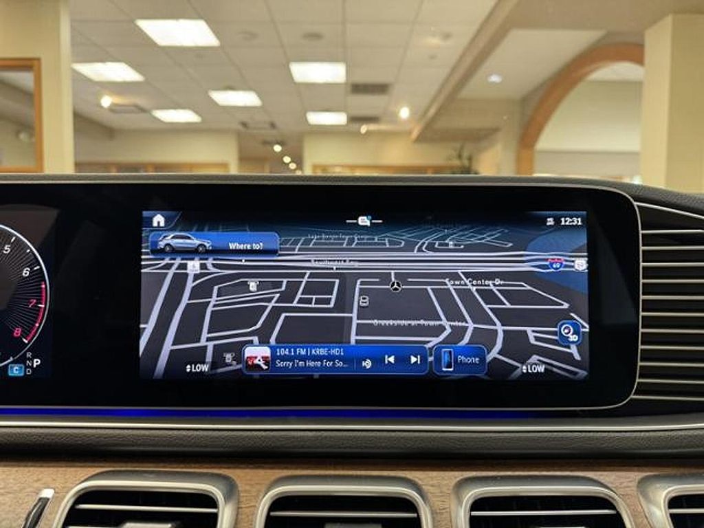 2025 Mercedes-BENZ GLE — миниатюра 16